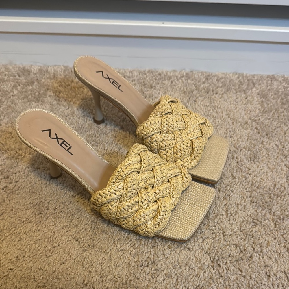 Axel Sandal Heels MSRP $80